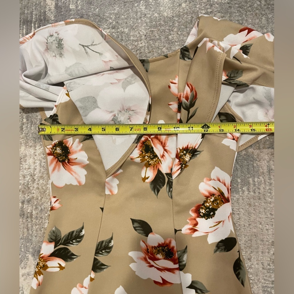 ViJo Couture Floral Pencil Dress, Size Medium- Runs Small Shoulder Shawl Detail - Picture 8 of 11